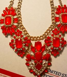Statement necklace